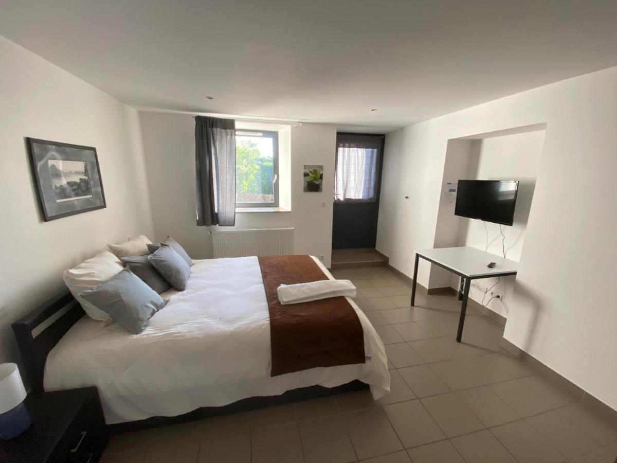 Auberge De Thelis Bagian luar foto
